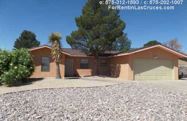 Great 3/2 in Mirasol Subdivision with huge yard Gallery 1