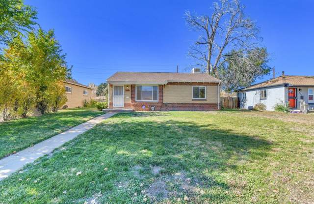 4 bedroom, 2 bath home in Park Hill photos photos