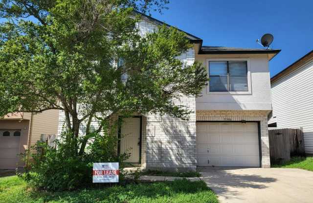 **MOVE IN SPECIAL** MINUTES FROM MED CENTER! Three Bedroom Two Story Home Full of Possibilities! - 5306 Kenton Crest, San Antonio, TX 78240