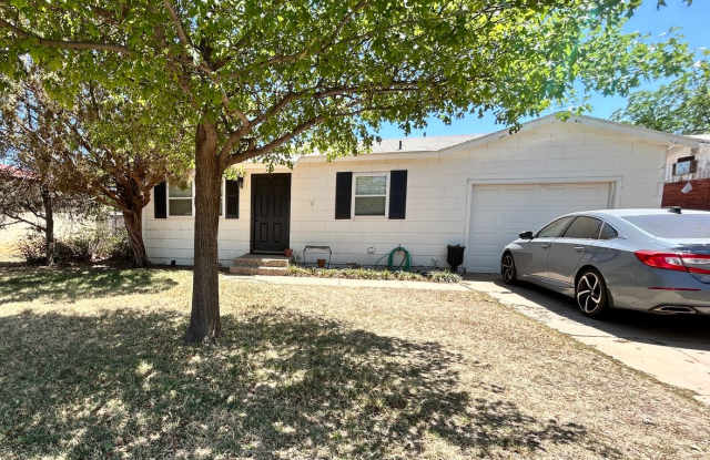 3Bed/1.5 Bath Available 7/10 photos photos