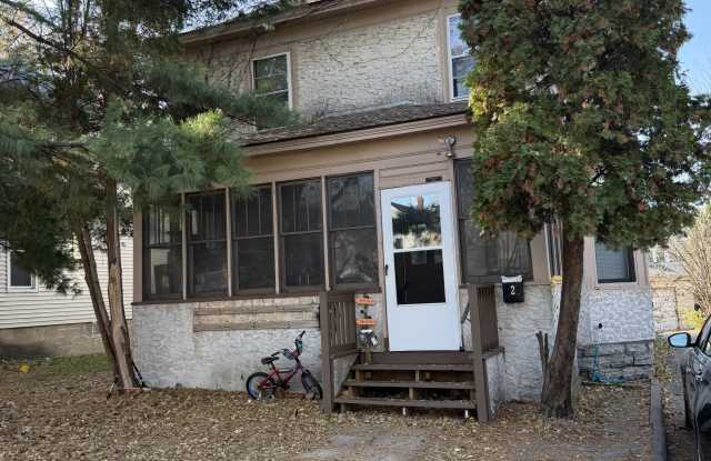 937 Clark St., 2 photos photos