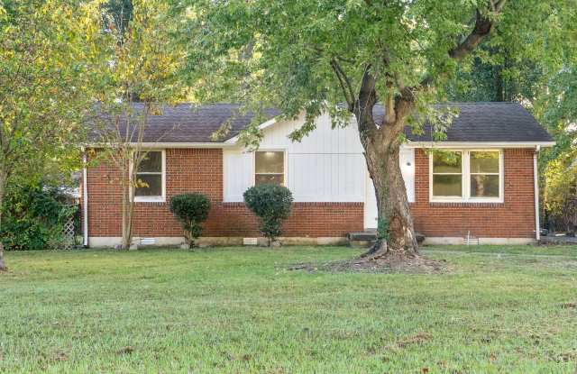 3 Bedroom Pet Friendly Home For Rent Close To Post! Gallery 3