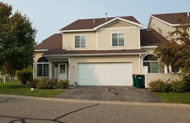 Spacious End Unit Townhouse - 1901 Aster Echo, Hudson, WI 54016