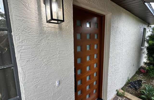 NICE 2/2/2 READY TO MOVE INTO!!! Gallery 3
