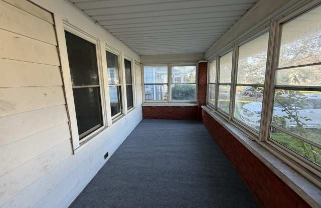 Charming 3-Bedroom Home for Rent Gallery 3