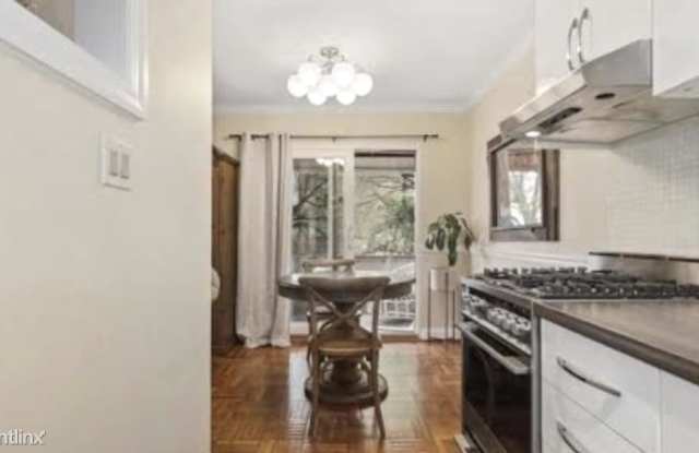1563 N Colonial Terrace Unit 201Z Gallery 2