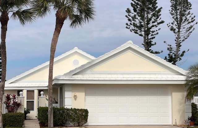 NEWLY LISTED 2BD/2BA/2CG Villa Gallery 1