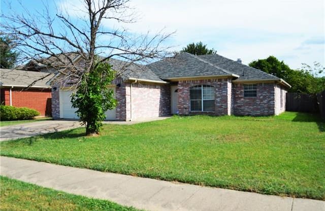 249 Moonbeam Lane - 249 Moonbeam Ln, Grand Prairie, TX 75052
