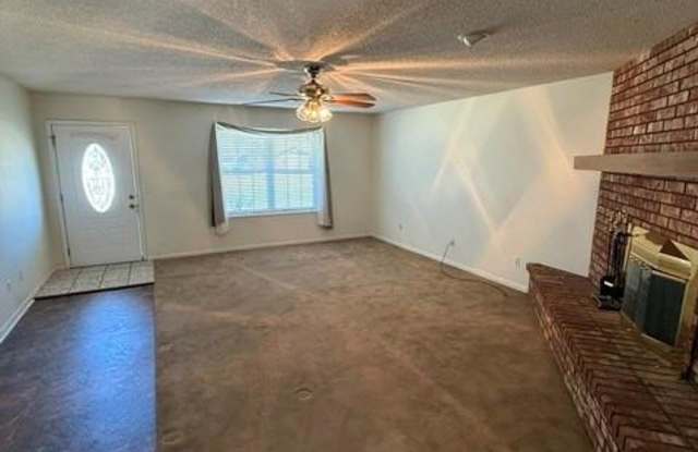 1812 SE Crouch St Gallery 3