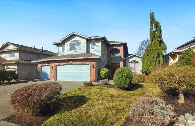 Spacious Updated 4 Bedroom Home with 3 Car Garage photos photos