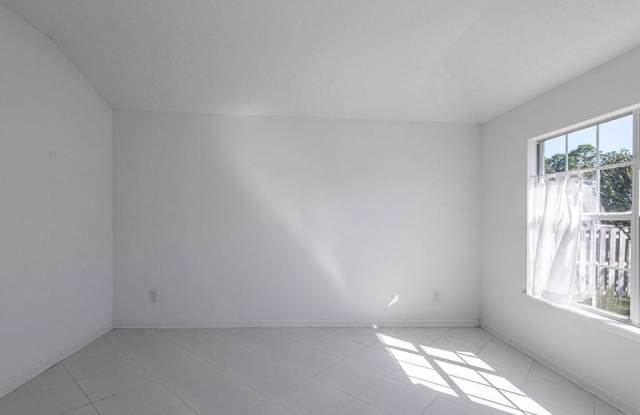 3008 COVENANT COVE DR Gallery 2