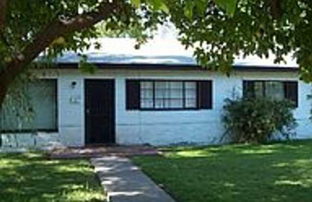 Charming 4-Bedroom Home in Hudson Park – Lush Landscaping! - 1602 East Williams Street, Tempe, AZ 85281