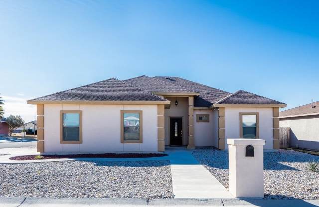 300 Don Martin - 300 Don Martin Drive, Del Rio, TX 78840