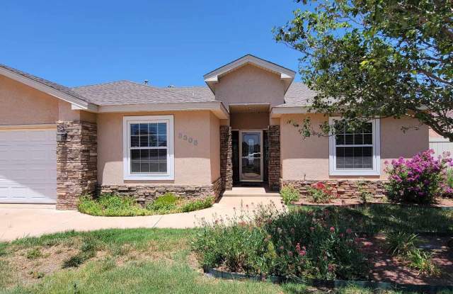 Beautiful 4 bedroom, 2 bath home for rent-Pet Friendly! photos photos