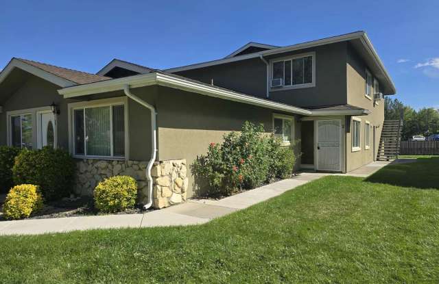 2 Bedroom Smithridge Greens Condo - 890 Jamaica Avenue, Reno, NV 89502