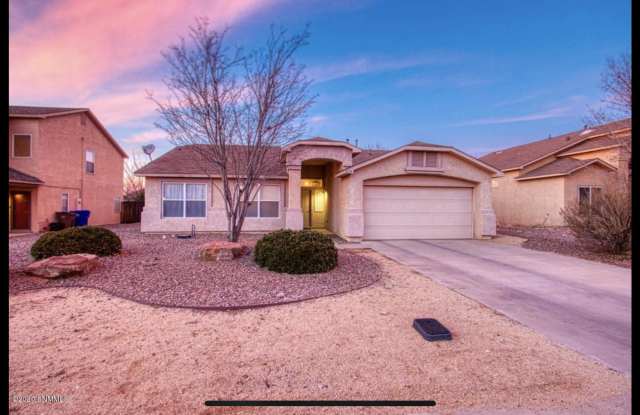 6125 High Desert Drive - 6125 High Desert Drive, Las Cruces, NM 88012 6125 High Desert Drive - 6125 High Desert Drive, Las Cruces, NM 88012