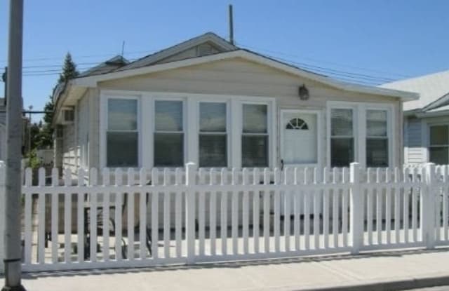 75 Pennsylvania Ave - 75 Pennsylvania Avenue, Long Beach, NY 11561