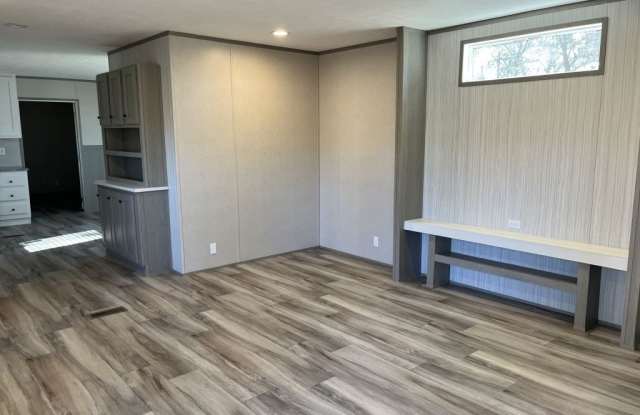 220 Sequoia Dr Gallery 3