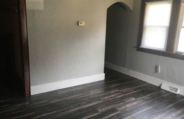 313 Dearborn Gallery 2