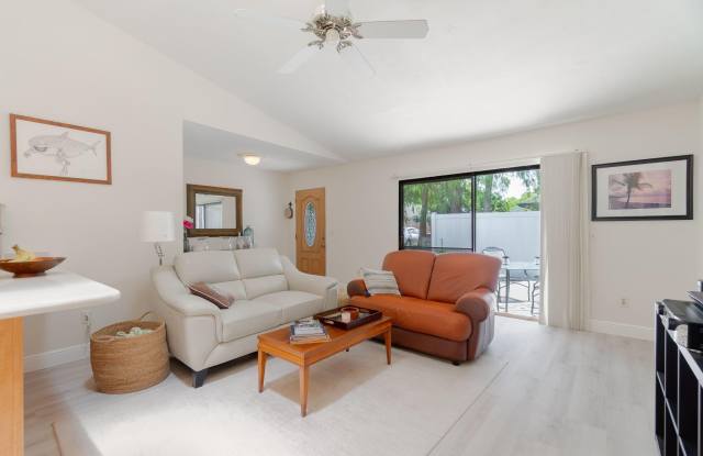 1073 Goldenrod Road Gallery 1