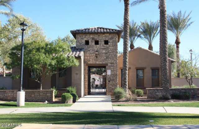 904 S WALLRADE Lane Gallery 3