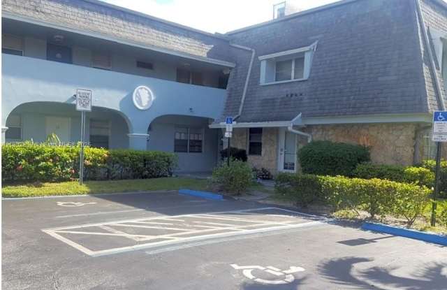 4251 NW 5th St - 4251 Northwest 5th Street, Plantation, FL 33317