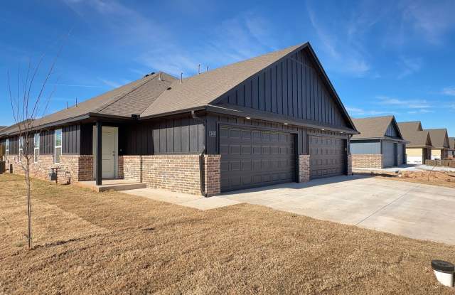 Welcome to Brand New Masonwood featuring this 3 Bedroom 2 Bath 2 Car Garage Duplex in a Great location close to the Broadway Extension and only 8 minutes from downtown OKC photos photos