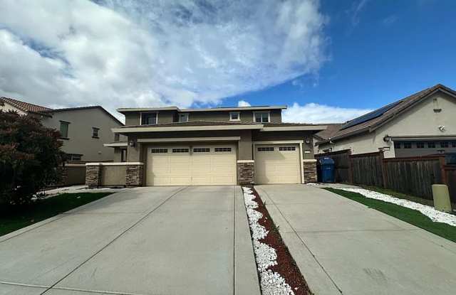 Beautifully maintained 4-bedroom, 3.5-bath, 3,427 sq ft in Rancho Cordova Gallery 1