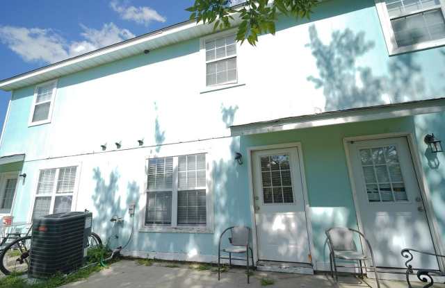 2414 Manzanita Court Gallery 3
