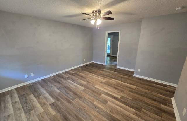 3914 Susan Cir Gallery 2