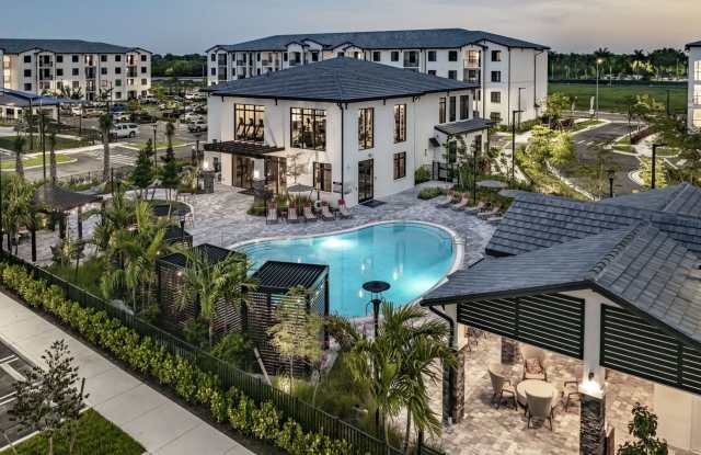 Alexan Kendall photos photos