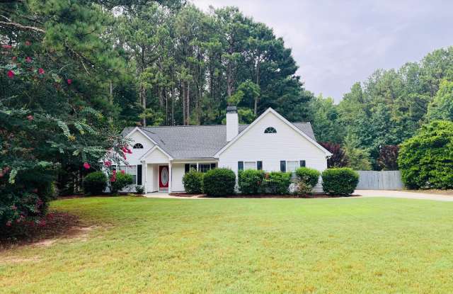 Wow! Check out this charming 3-bedroom, 2-bathroom home located in Sharpsburg! Gallery 1