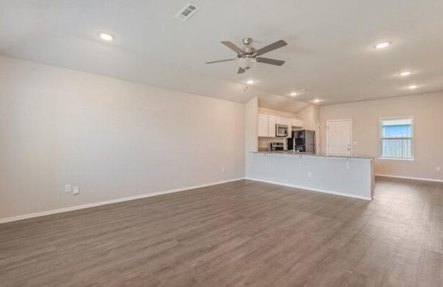 992 East Starling Street Gallery 4