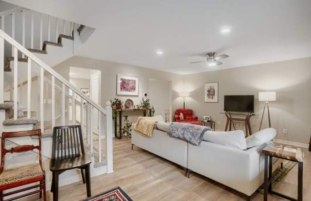 Spacious 3-Bedroom South Boulder Townhome with Finished Basement & Community Pool! Gallery 1
