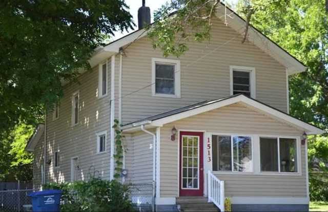 Large 4 Bedroom Home with Garage, Deck, Fence! photos photos Large 4 Bedroom Home with Garage, Deck, Fence! photos photos