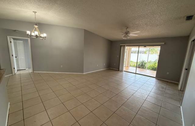 2395 Pinehurst St photos photos