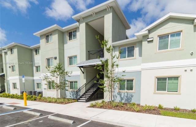 8247 Tanager Square - 8247 Tanager Square, Pasco County, FL 34655