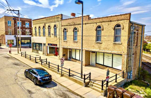 107 East Judd Street - 107 E Judd St, Woodstock, IL 60098