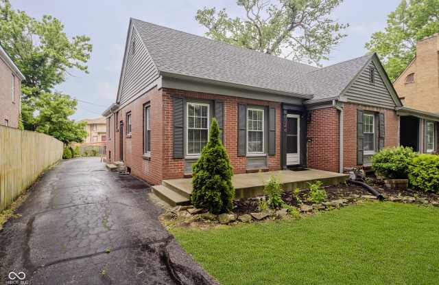 3346 E Fall Creek Pkwy N Drive Gallery 2