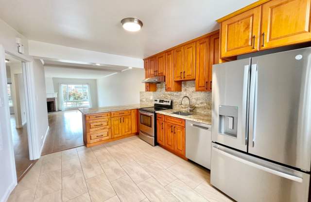 Beach Lover SF Home 4BR/2BA + Bonus Room! Large Yard! Outer Sunset! PROGRESSIVE photos photos