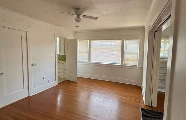 Beautiful 2 Bedroom and 1 Bath with Washer  Dryer in Unit!!! - 291 Cerritos Avenue, Long Beach, CA 90802