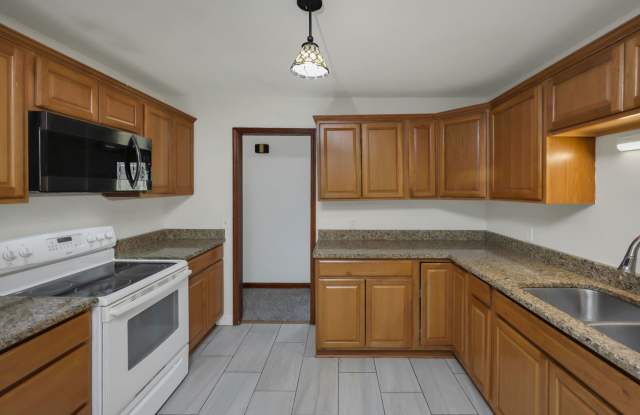 Spacious 3-Bedroom Home in a Convenient West Columbia Location! Gallery 3