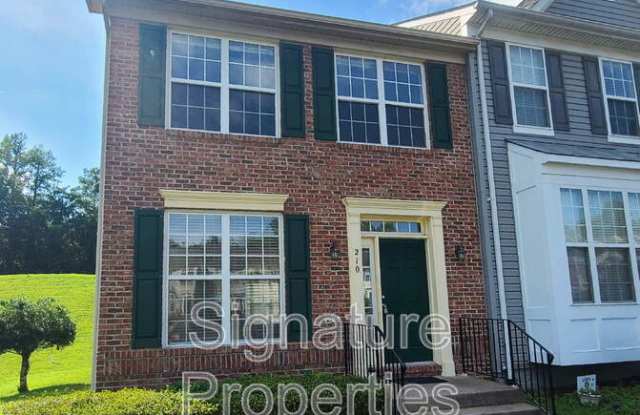 210 Hillside Ct Gallery 1