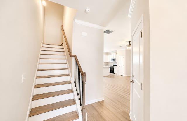 Discover modern living in the heart of Cornelia! Gallery 4