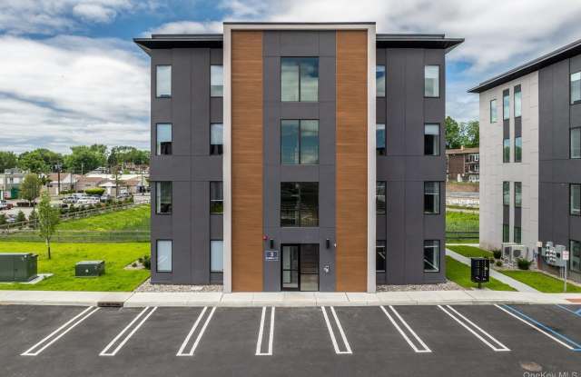 1 Giada Lane unit: 7 photos photos