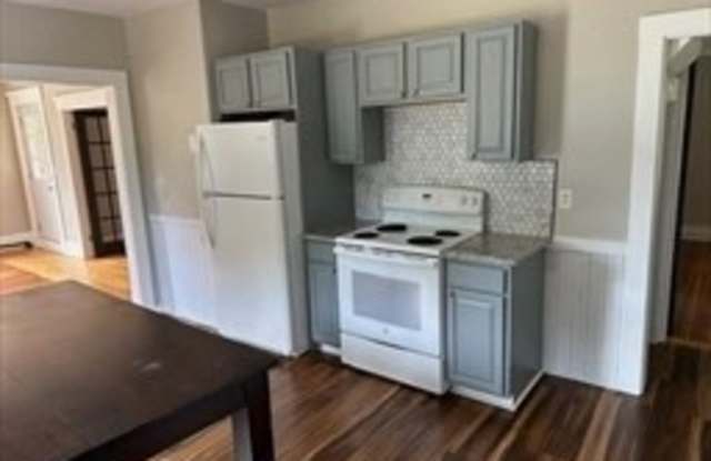 28-30 Maolis Ave - 28-30 Maolis Avenue, Plymouth County, MA 02379