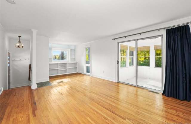 60 Portland Avenue Gallery 4