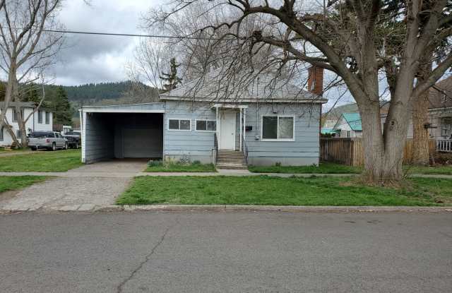 2904 N Ash Street, La Grande, Oregon 97850 - 2904 North Ash Street, La Grande, OR 97850
