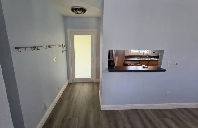 2209 SE E Dunbrooke Circle Gallery 3