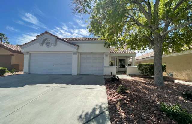 Charming Single-Story Home with 3-Car Garage – Great Location! photos photos